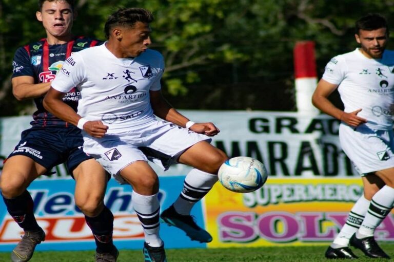 La derrota complicó a Defensores.