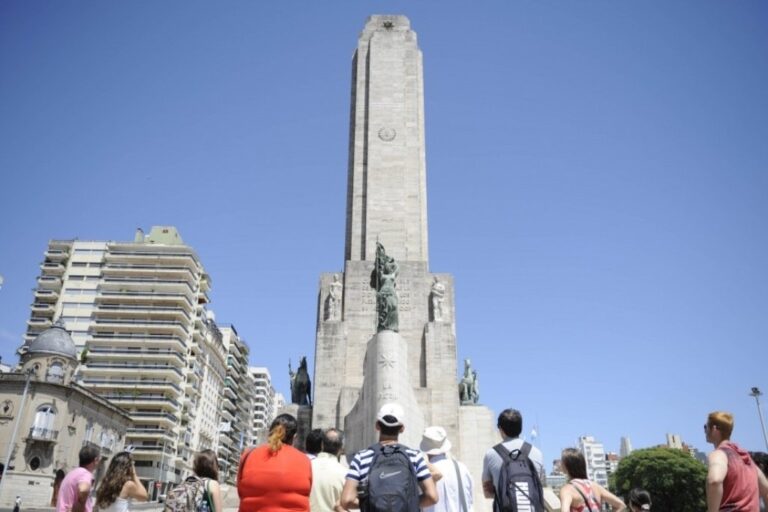 El convenio propone crear instrumentos y procedimientos de cooperación y asociación estratégica para el desarrollo del turismo en ambas jurisdicciones municipales. Gentileza: prensa Municipalidad de Rosario.