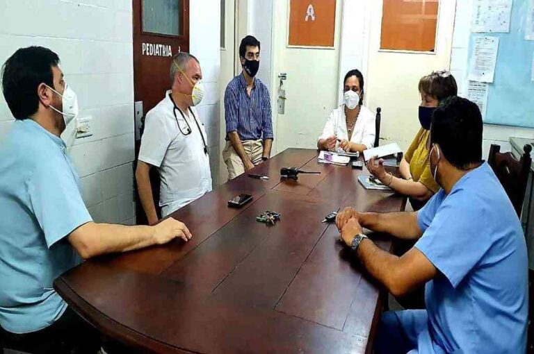 Médicos de La Paz subieron un video con el mismo objetivo