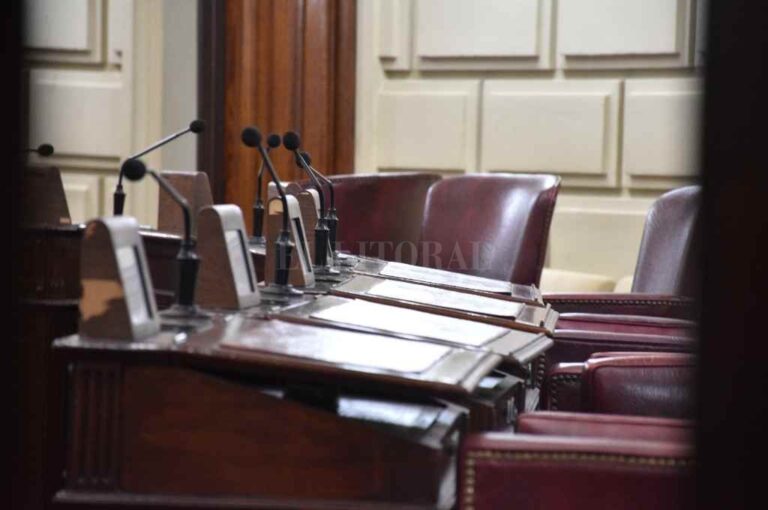Dudas sobre si las bancas de Diputados se volverán a ocupar antes de fin de año.    Manuel Fabatía