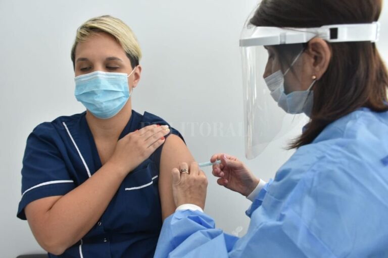 Ya se vacuna en el Cemafe Flavio Raina