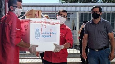"Se hizo un trabajo intenso desde el Ministerio en estos días previos y logramos hoy tener la vacuna acá. En la provincia vamos a tener 300 centros que van a distribuir las vacunas