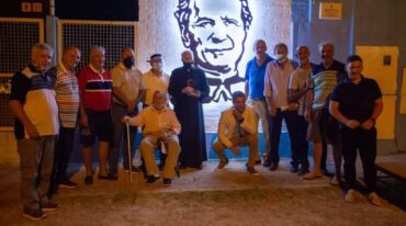 La obra de Alejandro Marmo ya luce en la fachada del Club Don Bosco. Todo un orgullo para la comunidad salesiana de la capital entrerriana. Marcelo Miño