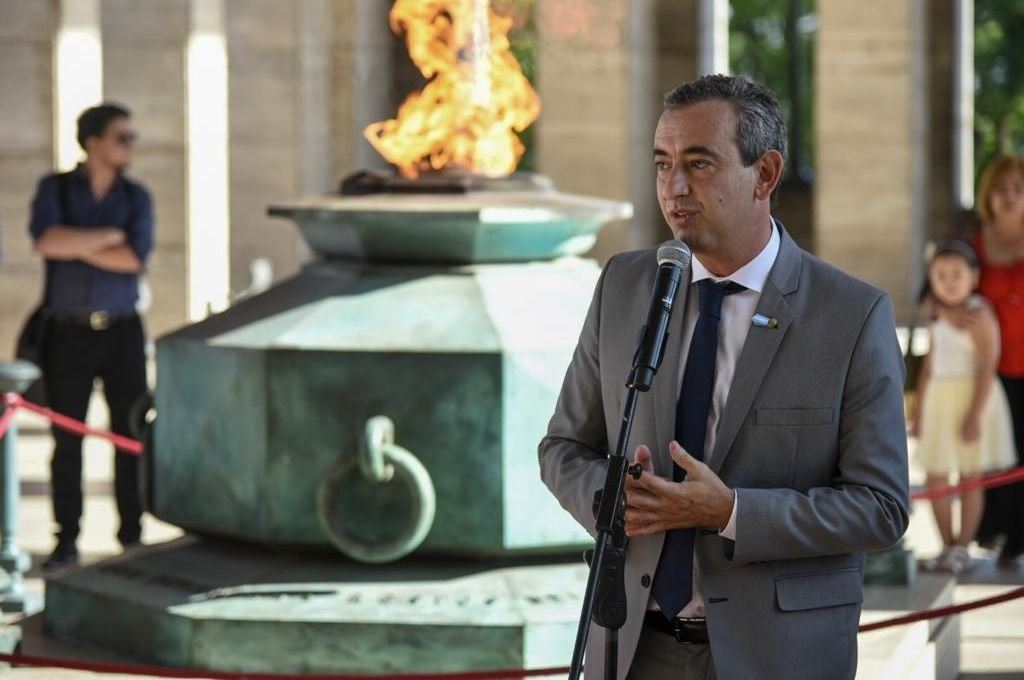 "El Frente tiene que reforzar su identidad"