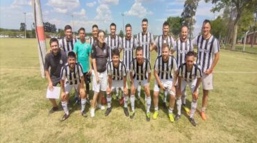 Santos M30 de Paraná en Liga Altos del Paracao y dirigido por el histórico Rody Sarmiento. El vínculo con el rival de Boca el miércoles.
