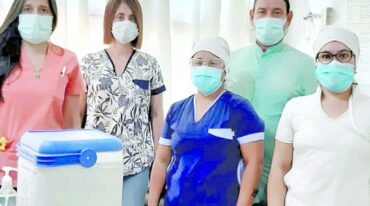 Equipo directivo y coordinador de vacunación con SputnikV del hospital Santa Rosa.