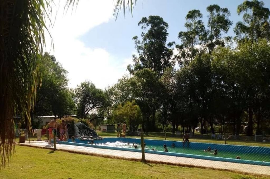 Las piscinas ubicadas en Sauce Montrull suman adeptos a la propuesta de Tilcara en una temporada de temperaturas agobiantes.