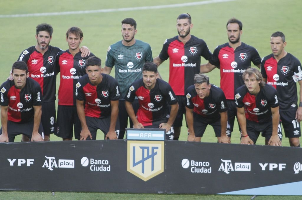 El plantel de Newell's que Kudelka presentó en el Cilindro de Avellaneda. Télam