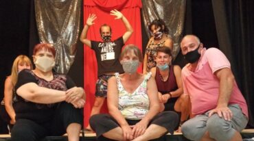 Elenco de teatro de la biblioteca Carlos Guido y Spano