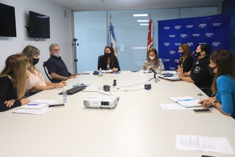 Se comenzó a trabajar en el mapeo y monitoreo de los puntos de la ciudad con mayor concentración de personas. Gentileza: prensa Gobierno de Santa Fe.