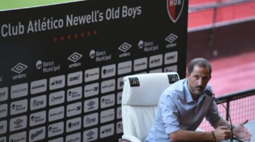 Peratta aseguró que el club tiene en claro su norte deportivo. Gentileza: prensa Newell's Old Boys.