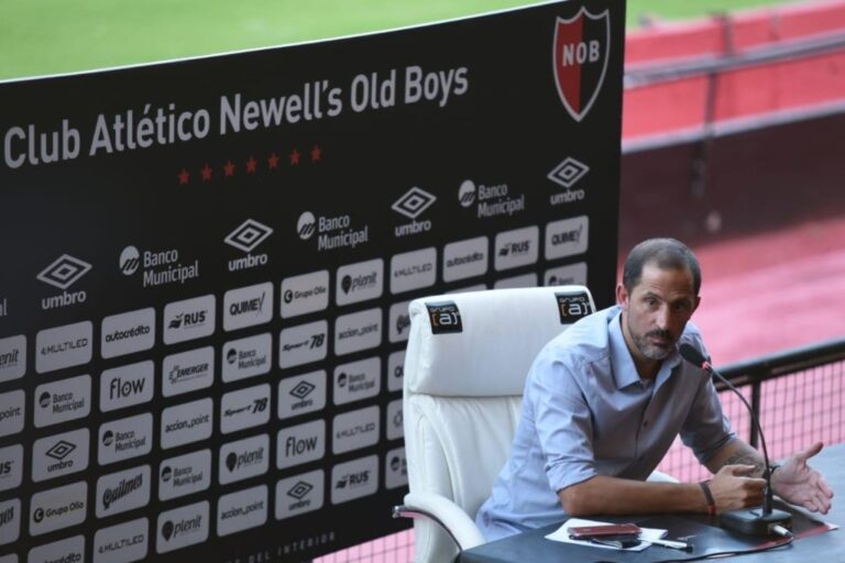 Peratta aseguró que el club tiene en claro su norte deportivo. Gentileza: prensa Newell's Old Boys.