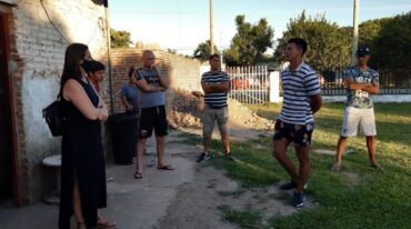 La legisladora estuvo en Dios Proveerá en barrio Loloya Norte. Gentileza.
