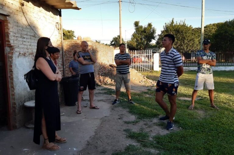 La legisladora estuvo en Dios Proveerá en barrio Loloya Norte. Gentileza.