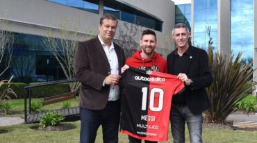 Concina (izquierda) y D'Amico con Messi