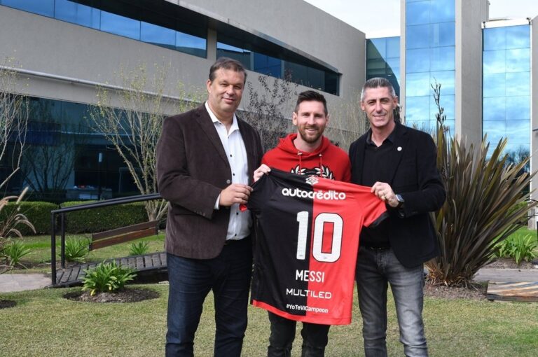 Concina (izquierda) y D'Amico con Messi