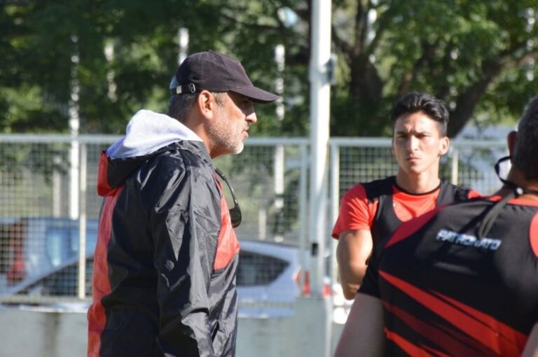 Iván Delfino y la dirigencia buscarán jerarquizar el plantel.