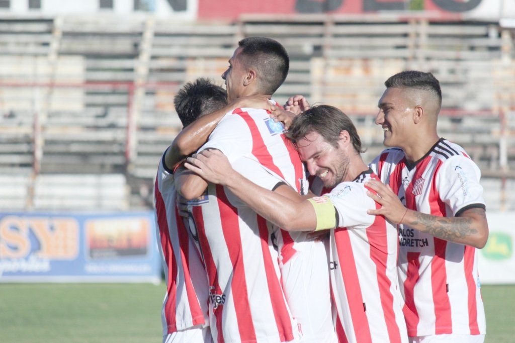 La tercera jornada se disputó el miércoles y en esta ocasión 9 de Julio de Rafaela se aprovechó de Adiur de Rosario y festejó 3-1