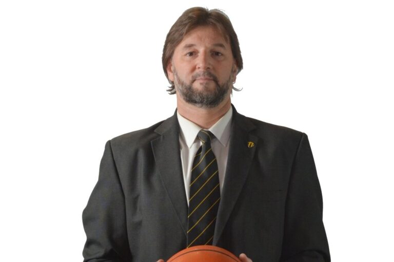 El jefe de grupo. Sebastián Saborido