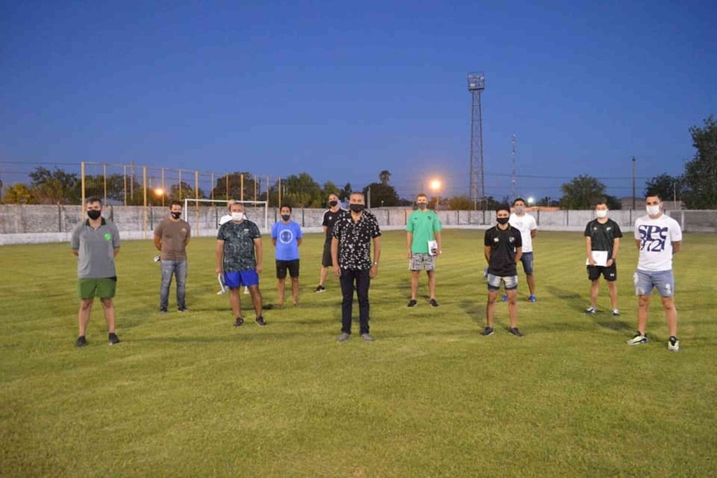 La pasada semana se presentó en el estadio al grupo de trabajo encargado de llevar a cabo el proyecto futbolístico a partir de este 2021. El plantel superior estará nuevamente a cargo del DT Sergio Bodoira