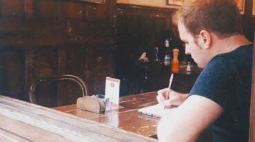 El proceso de escritura del libro se inicio en el año 2014