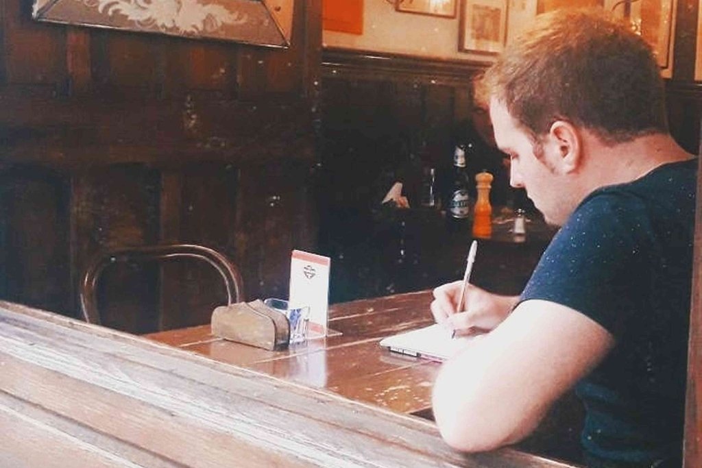 El proceso de escritura del libro se inicio en el año 2014