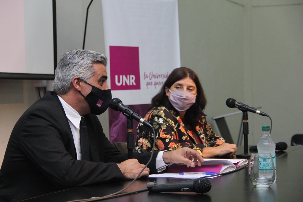 El rector de la UNR
