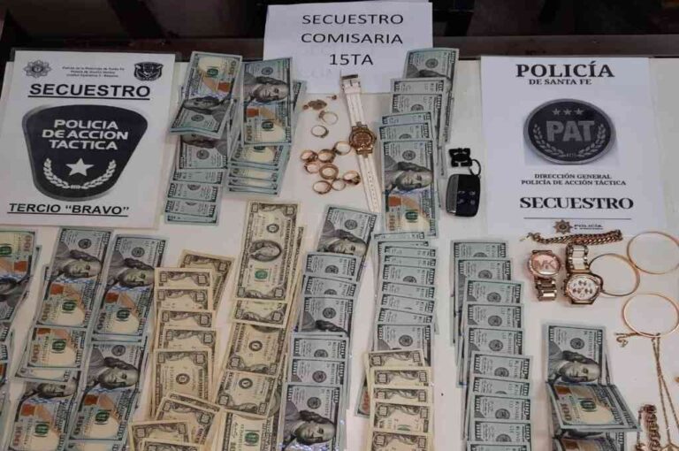 Parte de los elementos secuestrados a los delincuentes. El Litoral