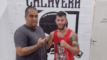 El entrenador Marcos Moyano y su pupilo Emanuel Bergara. El festival comenzará a las 13 de este domingo 7 de febrero. Víctor Ludi