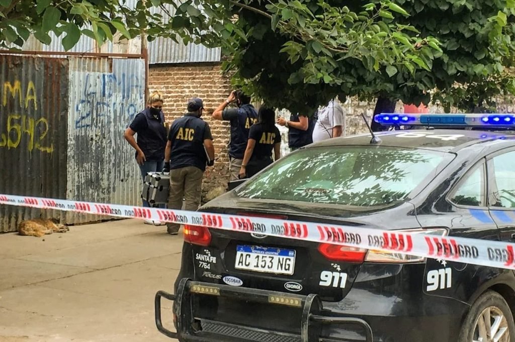 Los investigadores buscan a un sospechoso que habría estado con la víctima momentos antes del crimen. Gentileza: Rosario Plus.