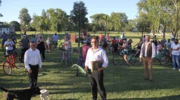 En cada parada del Bicitur se explicó a los presentes el motivo de visitar el lugar. Gentileza