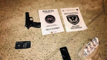 El delincuente "descartó" su pistola de grueso calibre antes de ser arrestado
