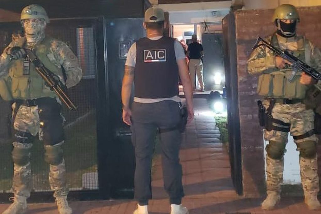 La documentación que se encontró en los allanamientos será analizada por el Organismo de Investigaciones y la Unidad de Criminalidad Organizada. Mirador Provincial.