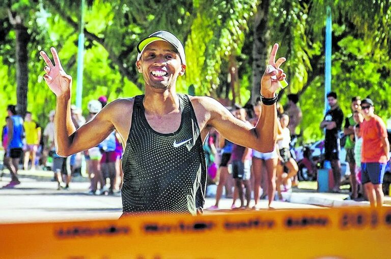 El atleta Félix Maydana fue una de las figuras de la primera edición del Tetratlón Santaelenense
