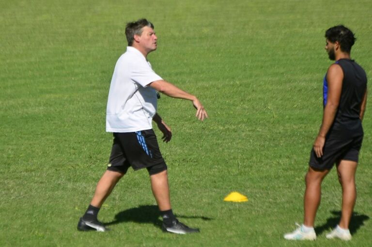 En Don Bosco se inició la era de Hernán Heinze como DT.  Marcelo Miño