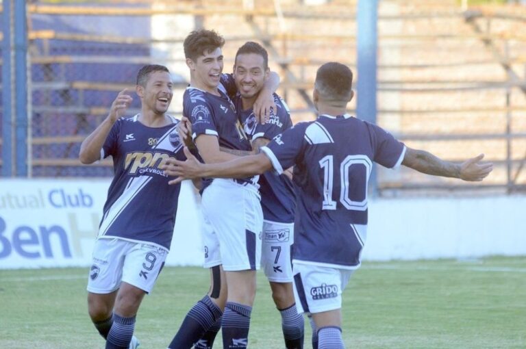 Al la final. La "BH" rafaelina pasó a la primera final del Torneo Regional. Enfrentará a Atlético Paraná para ir a otro duelo decisivo (frente a Racing de Córdoba) por el anhelo de alcanzar el Federal A. Archivo.