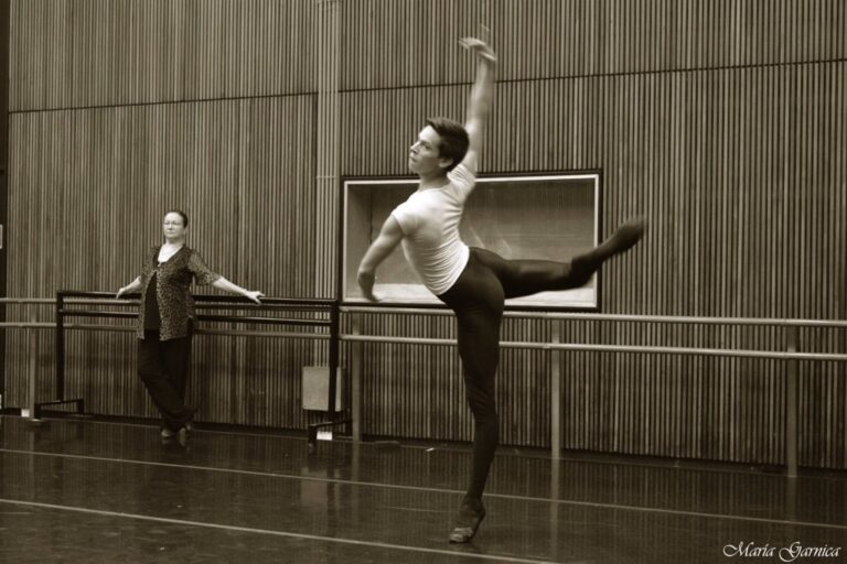 "Ballet en Concierto" comprende escenas de ballet a cargo de solistas del Ballet Ruso de Rosario