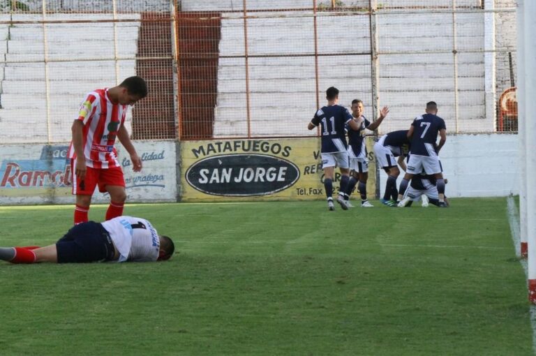 La eficacia táctica de Ben Hur fue clave para eliminar a Paraná.  Marcelo Miño