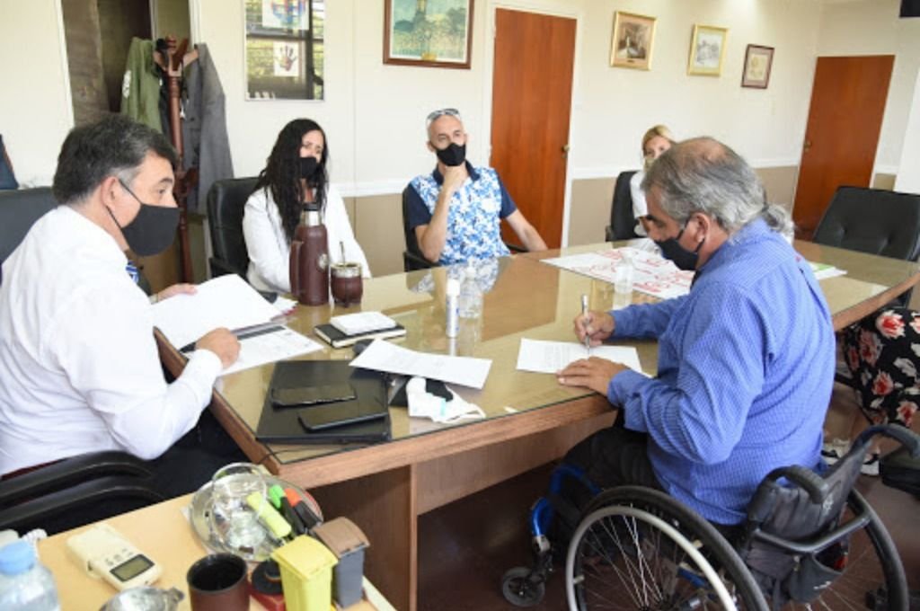 El convenio tiene como meta potenciar e incentivar la práctica deportiva adaptada.