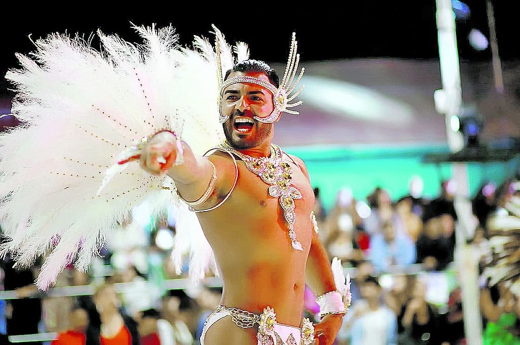 El atelier de María Grande también consiguió llevar un traje suyo a lo emblemáticos carnavales de Río de Janeiro.