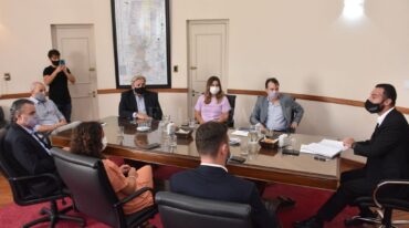 El ministro Roberto Sukerman recibió a miembros del partido socialista. Flavio Raina