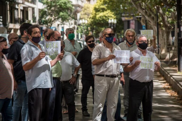 Protesta. La concretaron ayer los taxistas