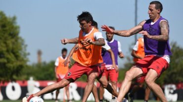 Adentro y a ponerse en forma en la cancha La urgencia que tiene Newell's de mejorar