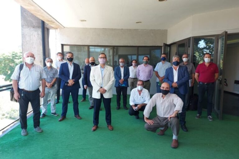 Funcionarios del Ministerio de Producción