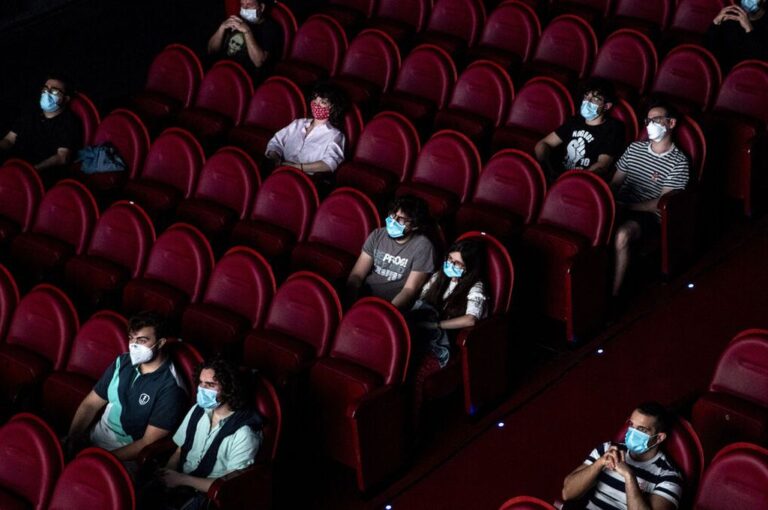 La capacidad de las salas no podrá superar el 50% de ocupación. Gentileza