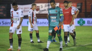 Matías Ibáñez y su fastidio tras la cuarta derrota al hilo de Patronato. Marcelo Miño