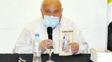 Víctor Miguel Cemborain presentó en Villaguay su libro 'Cuchillas Bravas'.