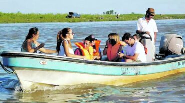 El grupo organiza caminatas guidas