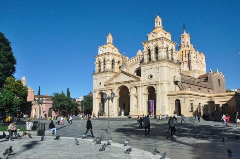 La Docta y la Cuna de la Bandera se unen a nivel turismo. Archivo/Télam.