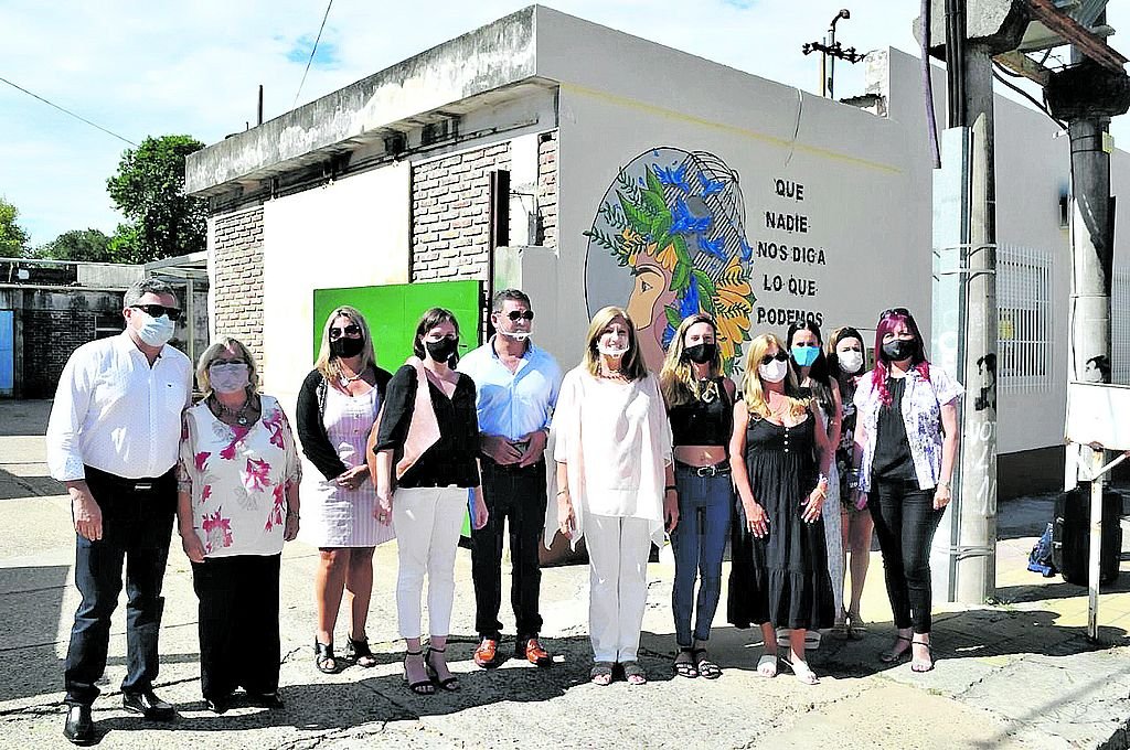 En la inauguración del mural en Diamante